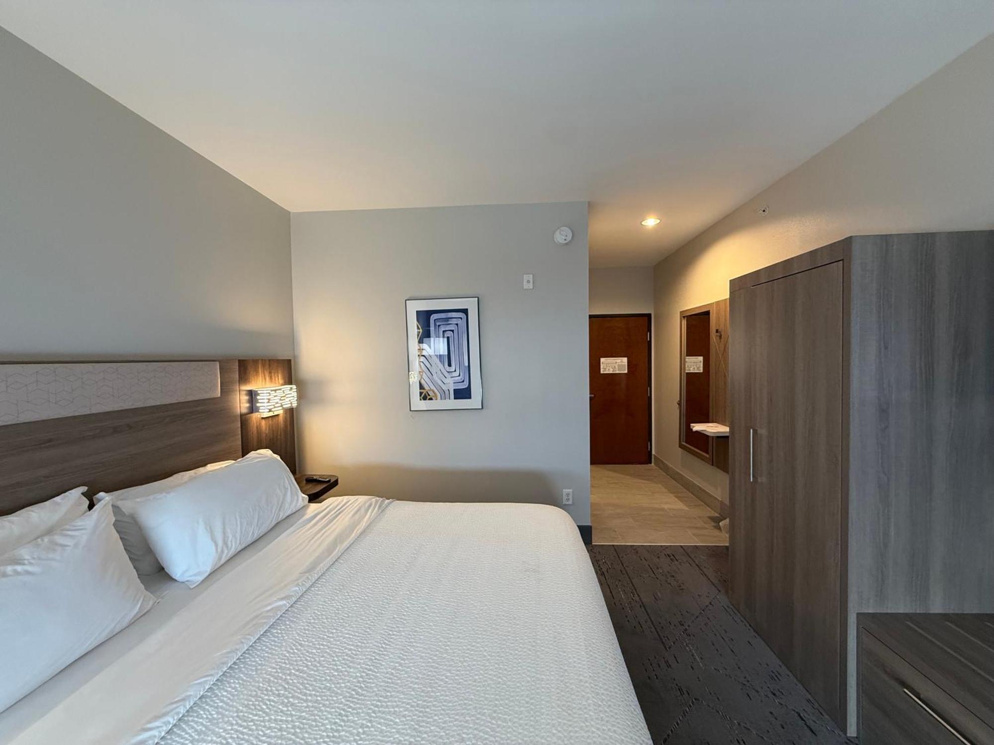 Holiday Inn Express Kenedy By Ihg Exterior foto