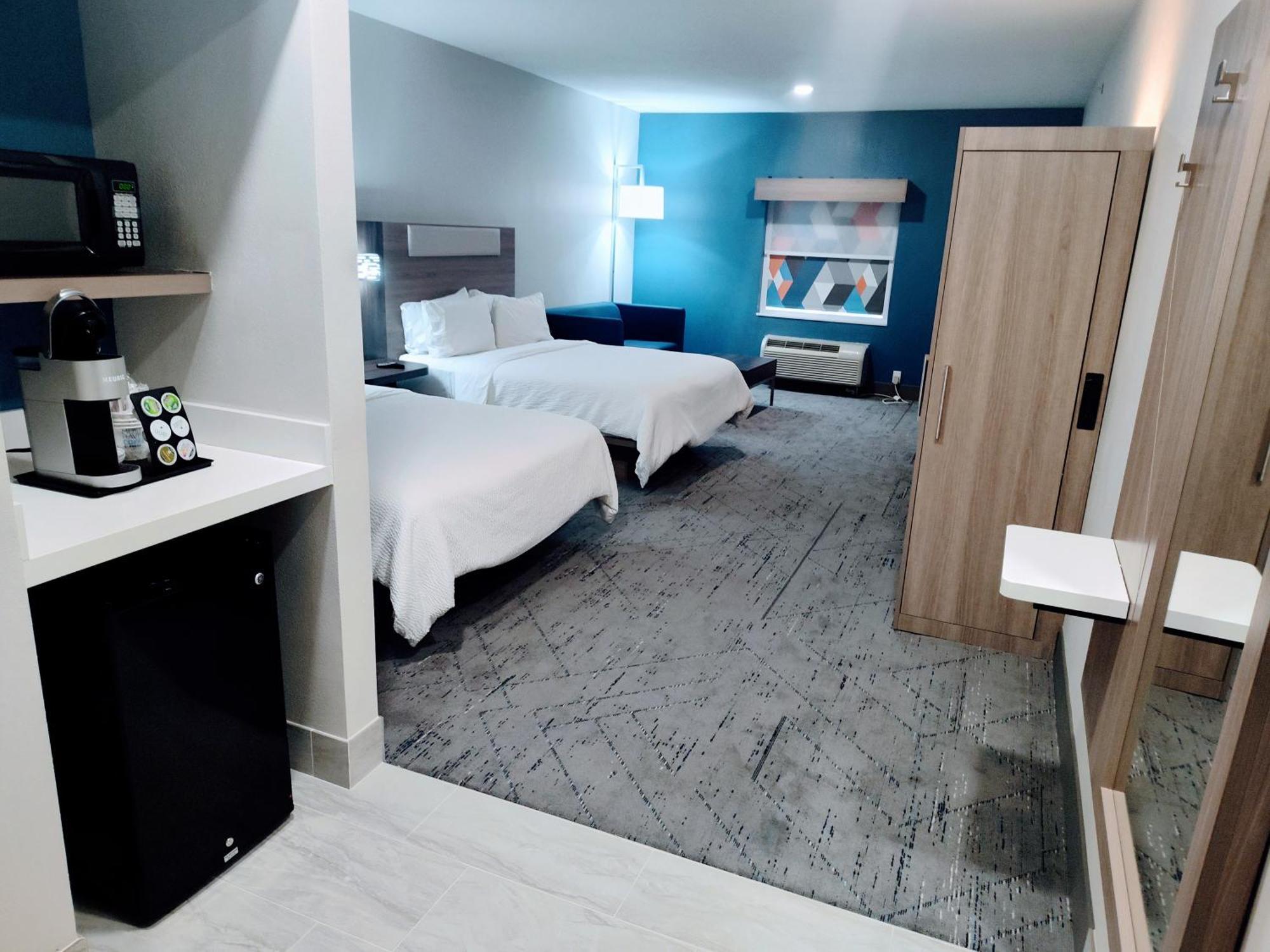 Holiday Inn Express Kenedy By Ihg Exterior foto